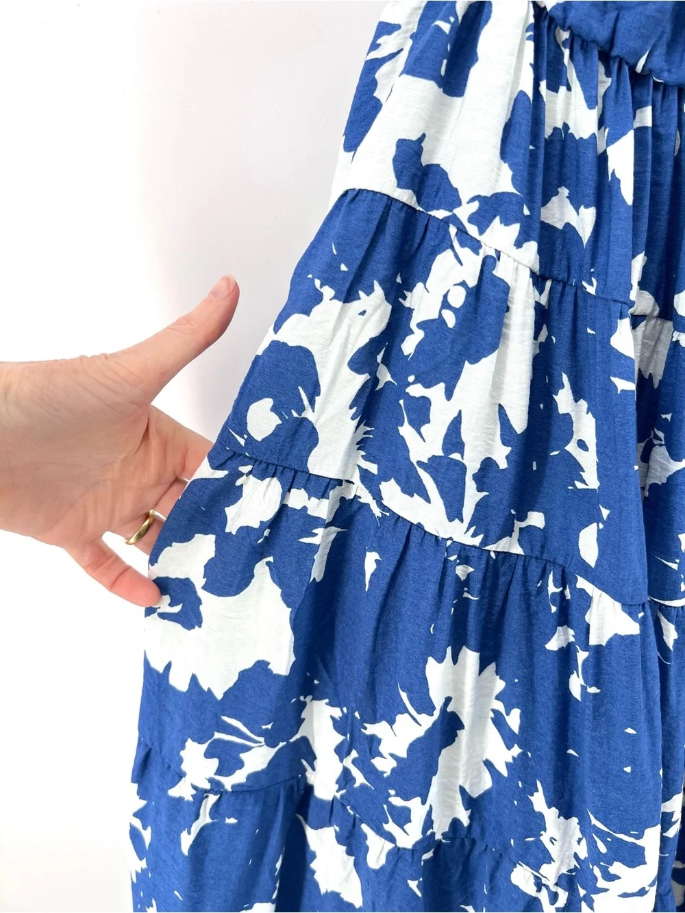 Abercrombie Blue Floral Flowy Maxi Dress Sz M Relaxed Strappy Resort Party